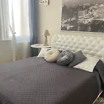 La Di Giulia Φεράρα